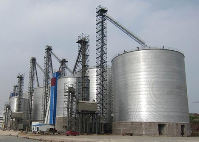 广汉大型钢板库构造参数及水泥储存质量